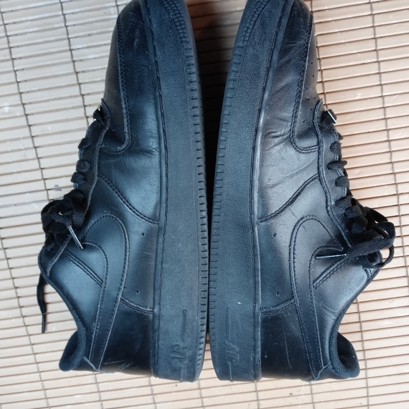 Nike Air Force 1 Low. Leather. Triple Black men\'s sz 10.5  (315122-001). 68pm main image 7